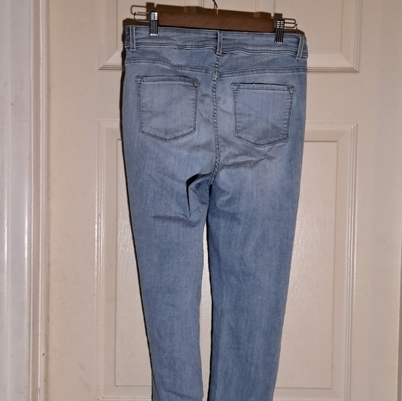 Time and true distressed jeans size 10 - Picture 5 of 7